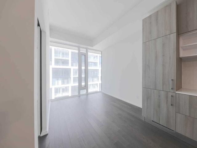 1136 - 8 Hillsdale Ave