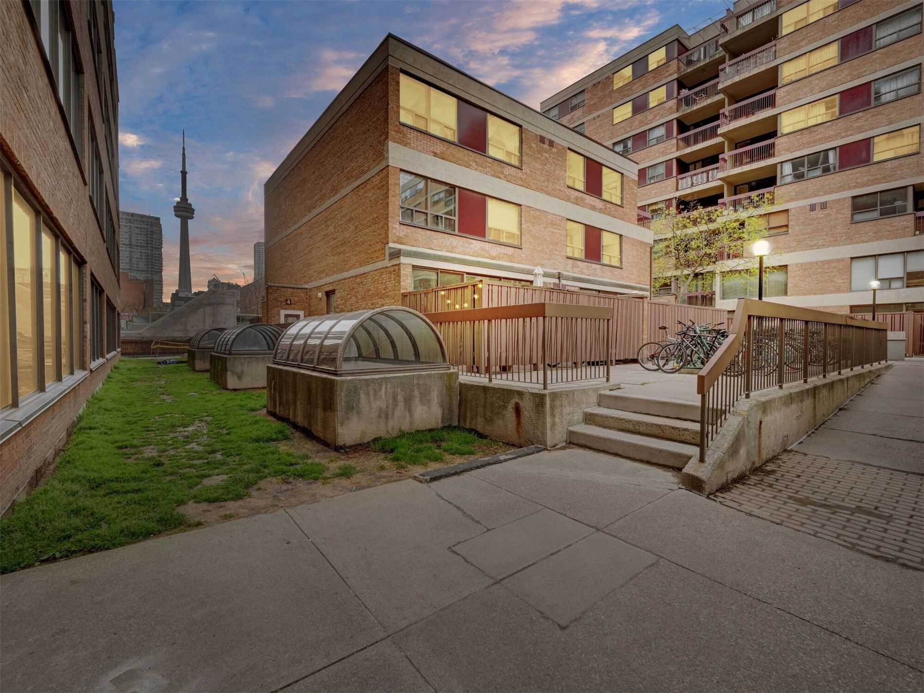 TH03 89 Mccaul St, Toronto Terminated, C5200291 Condos.ca