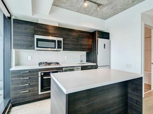 2604 - 11 Charlotte St