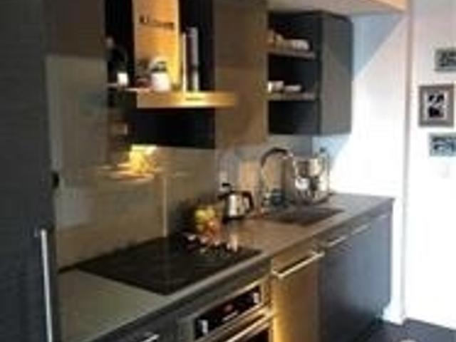 #707 - 1030 King St W