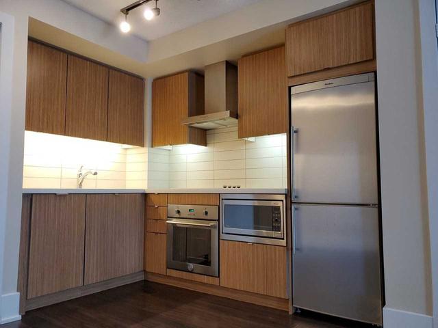 312A - 300 Front St W