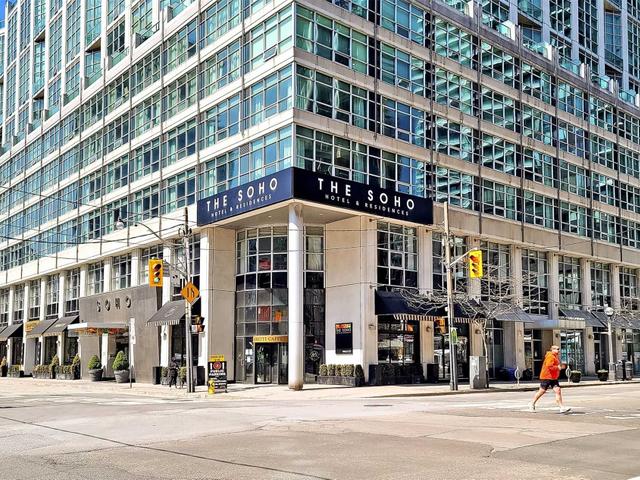 LPH08 - 36 Blue Jays Way