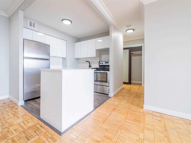 1707 - 88 Bloor St E