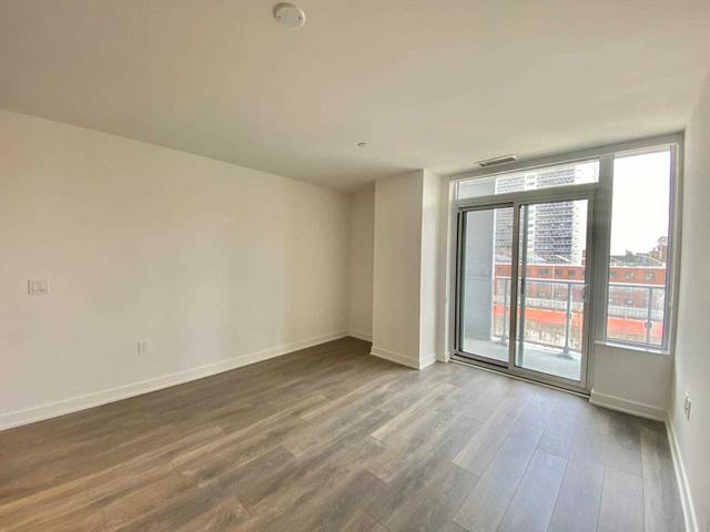 404 Nt - 99 Broadway Ave