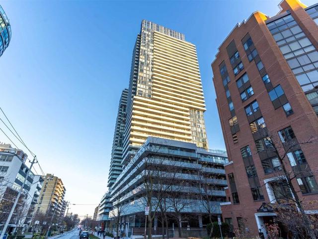 327 - 161 Roehampton Ave