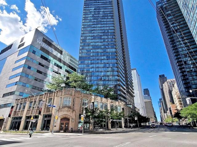 503 - 832 Bay  St