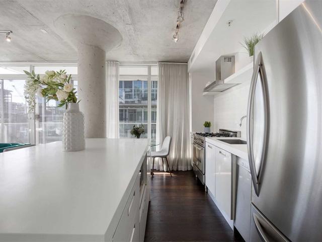 807 - 75 Portland St