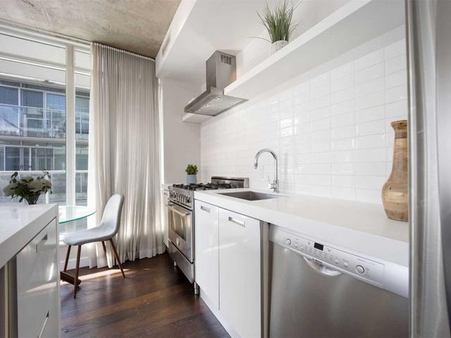 807 - 75 Portland St