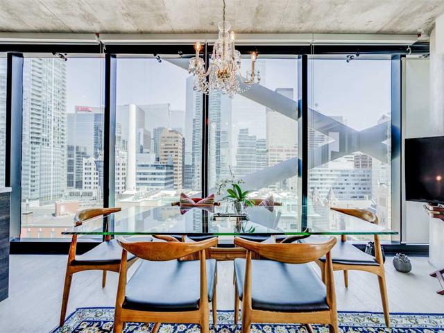 1104 - 224 King St W