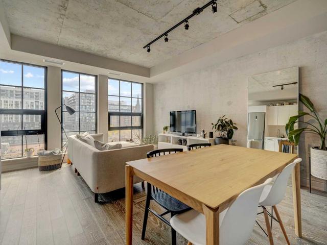 709 - 608 Richmond St W