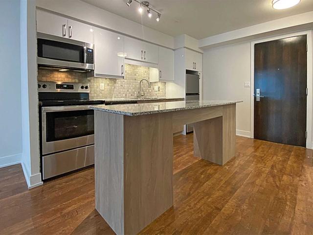 611 - 20 Blue Jays Way