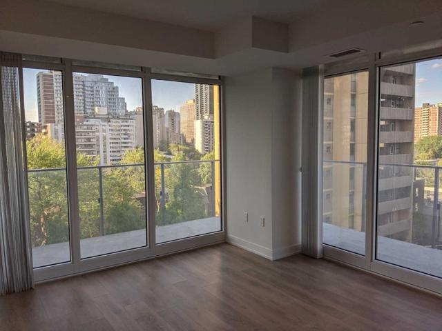 1004 - 50 Wellesley St E