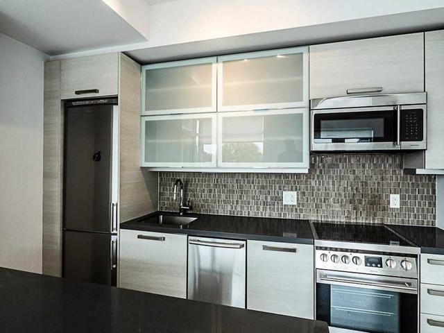 411 - 1205 Queen St W