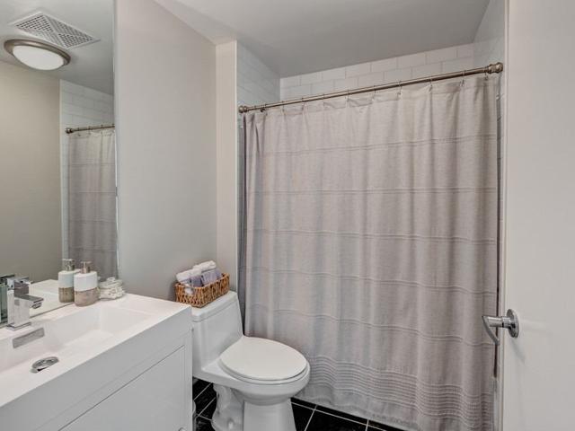 210 - 301 Markham St