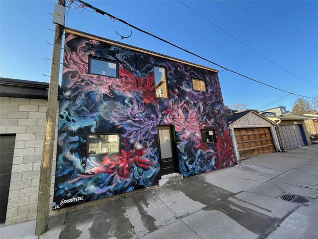 5 - 435 Grace St