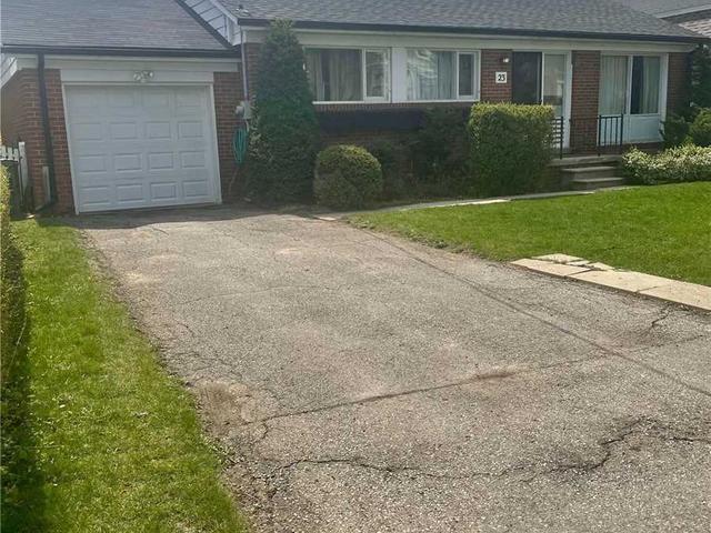 23 Lloydminster Cres