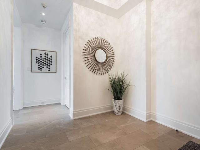 1802 - 55 Scollard St