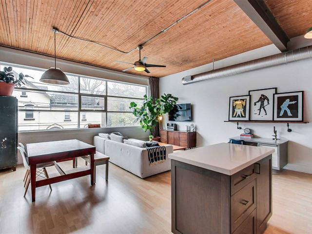 217 - 365 Dundas St E