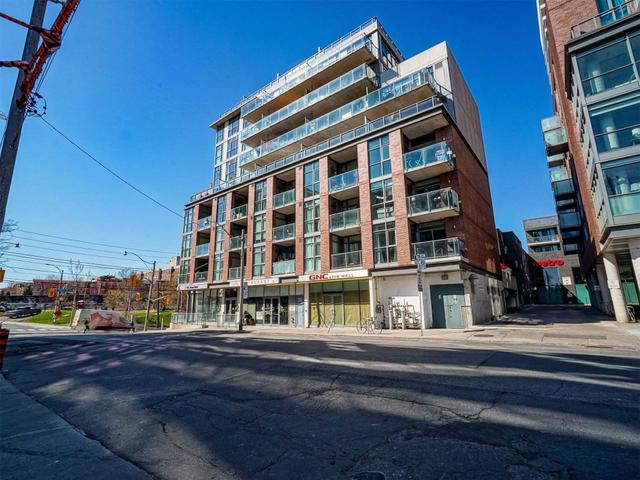 402 - 2 Gladstone Ave