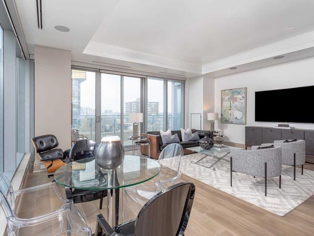 1601 - 55 Scollard St