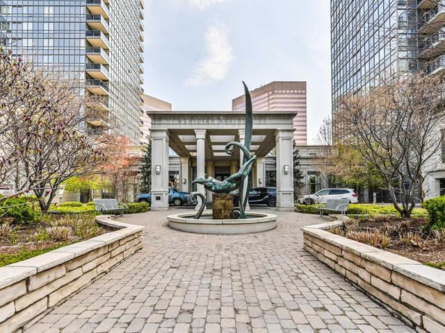 1817 - 25 Greenview Ave