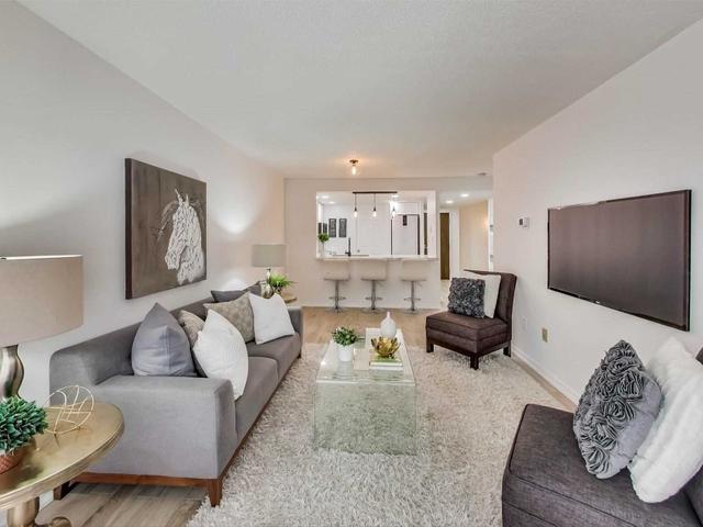 302 - 225 Davenport Rd