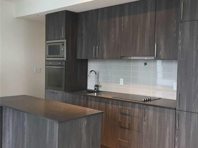 1108E - 576 Front St