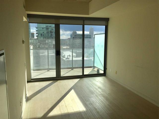 917 - 95 Bathurst St