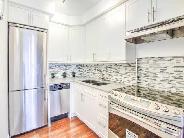 4 - 73 Upper Canada Dr
