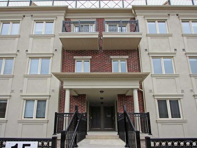 230 - 15 Coneflower Cres