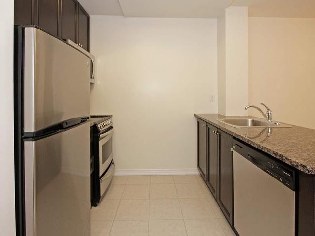 230 - 15 Coneflower Cres