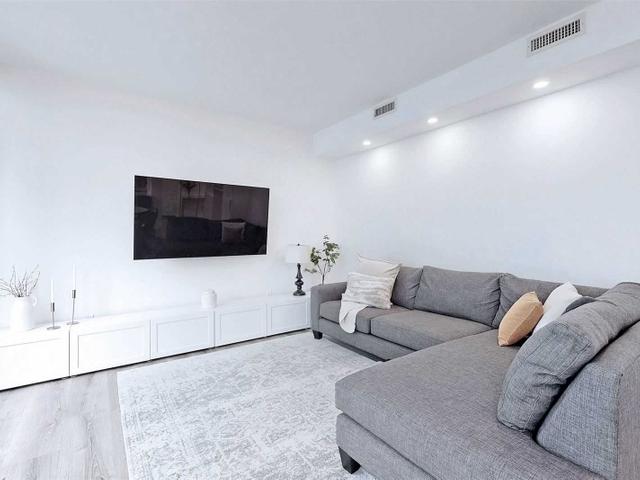 3506 - 37 Grosvenor St