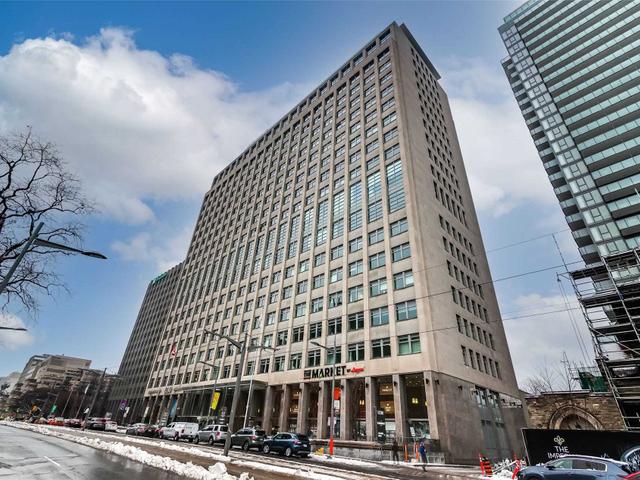 1522 - 111 St Clair Ave W