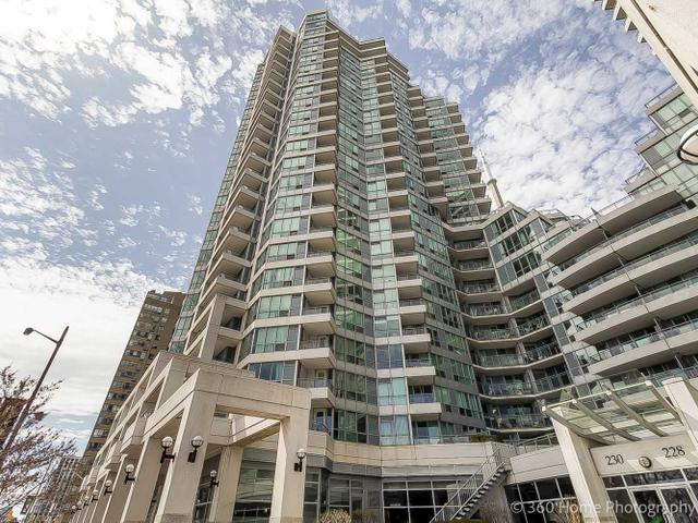 1618 - 230 Queens Quay W