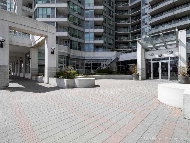 1618 - 230 Queens Quay W