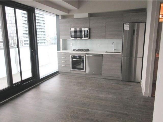 2204 - 11 Charlotte St