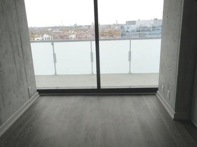 2204 - 11 Charlotte St