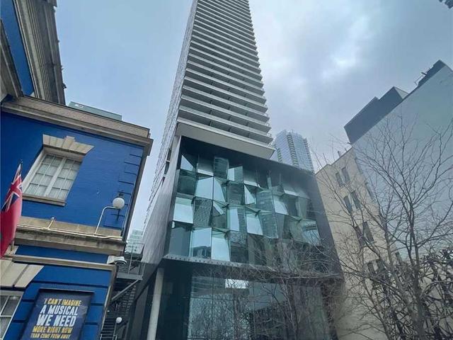 2502 - 224 King St W