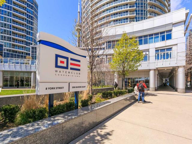 1001 - 208 Queens Quay W