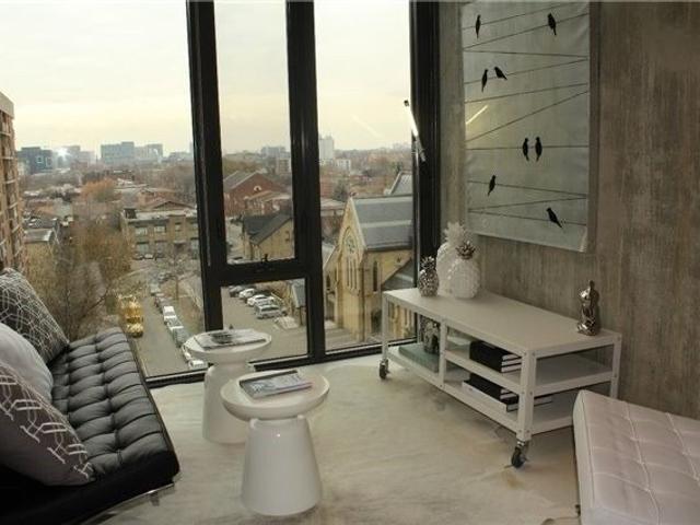 706 - 111 Bathurst St