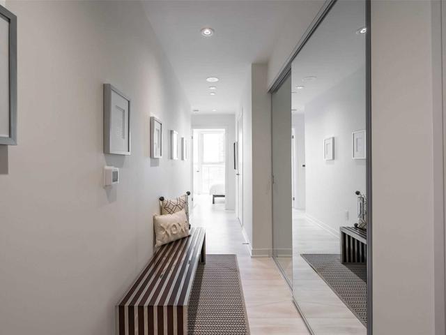 2610 - 20 Richardson St