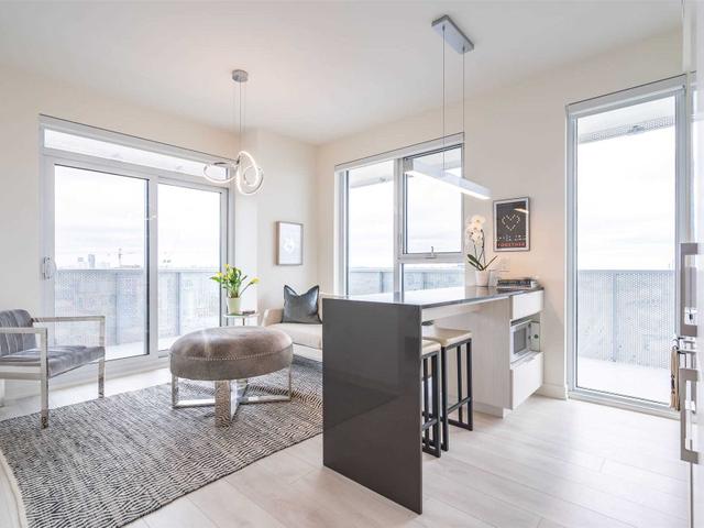 2610 - 20 Richardson St