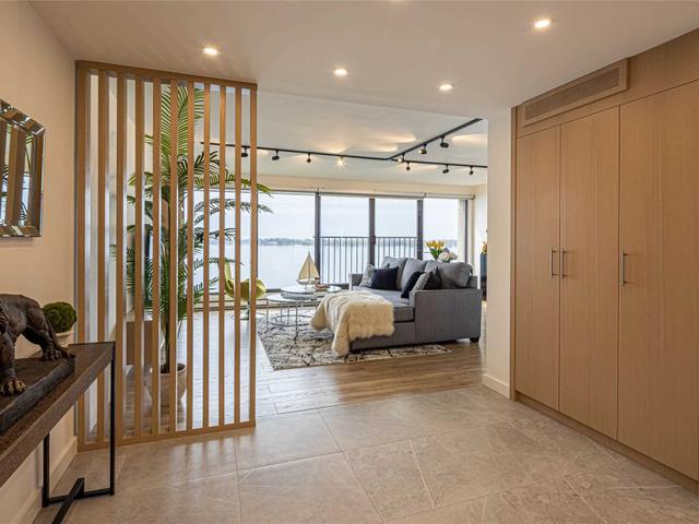 1101 - 65 Harbour Sq