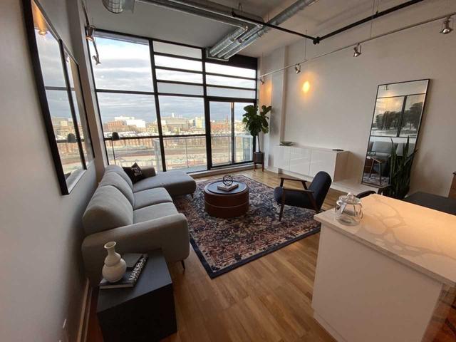 602 - 43 Hanna Ave N