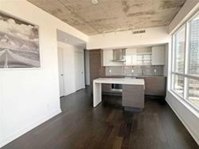 937 - 1030 King St W