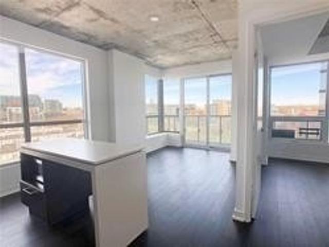 937 - 1030 King St W