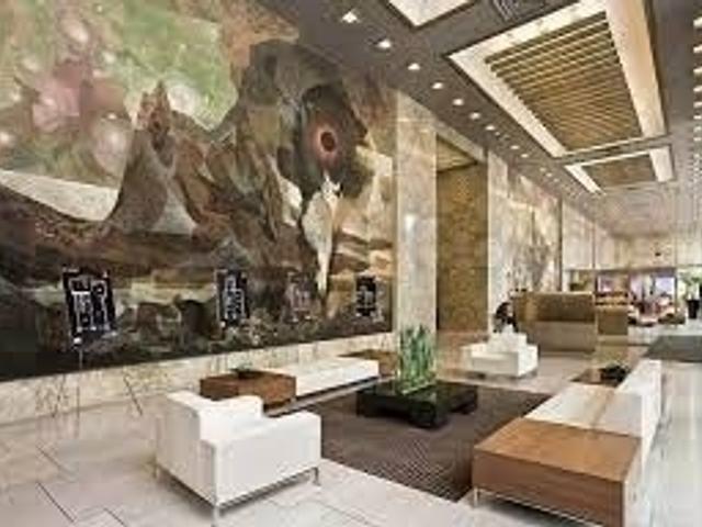 526 - 111 St Clair Ave W