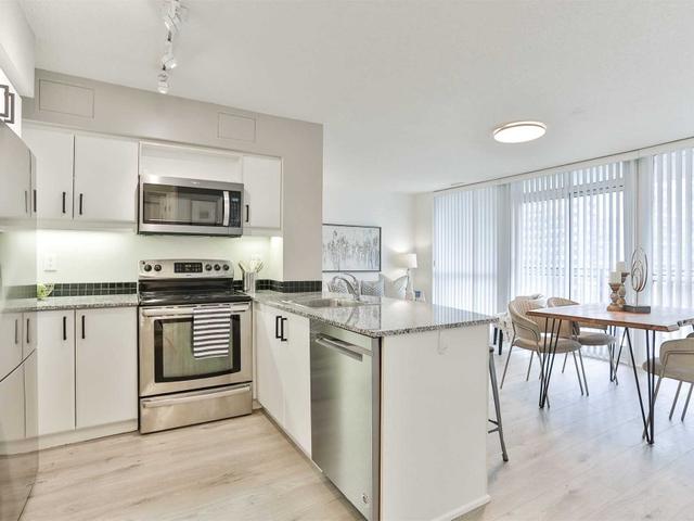 1705 - 33 Sheppard Ave E