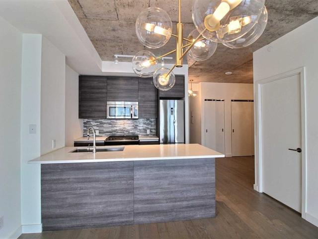 1313 - 111 Bathurst St