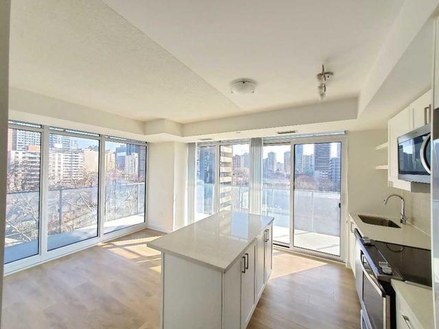 904 - 50 Wellesley St E